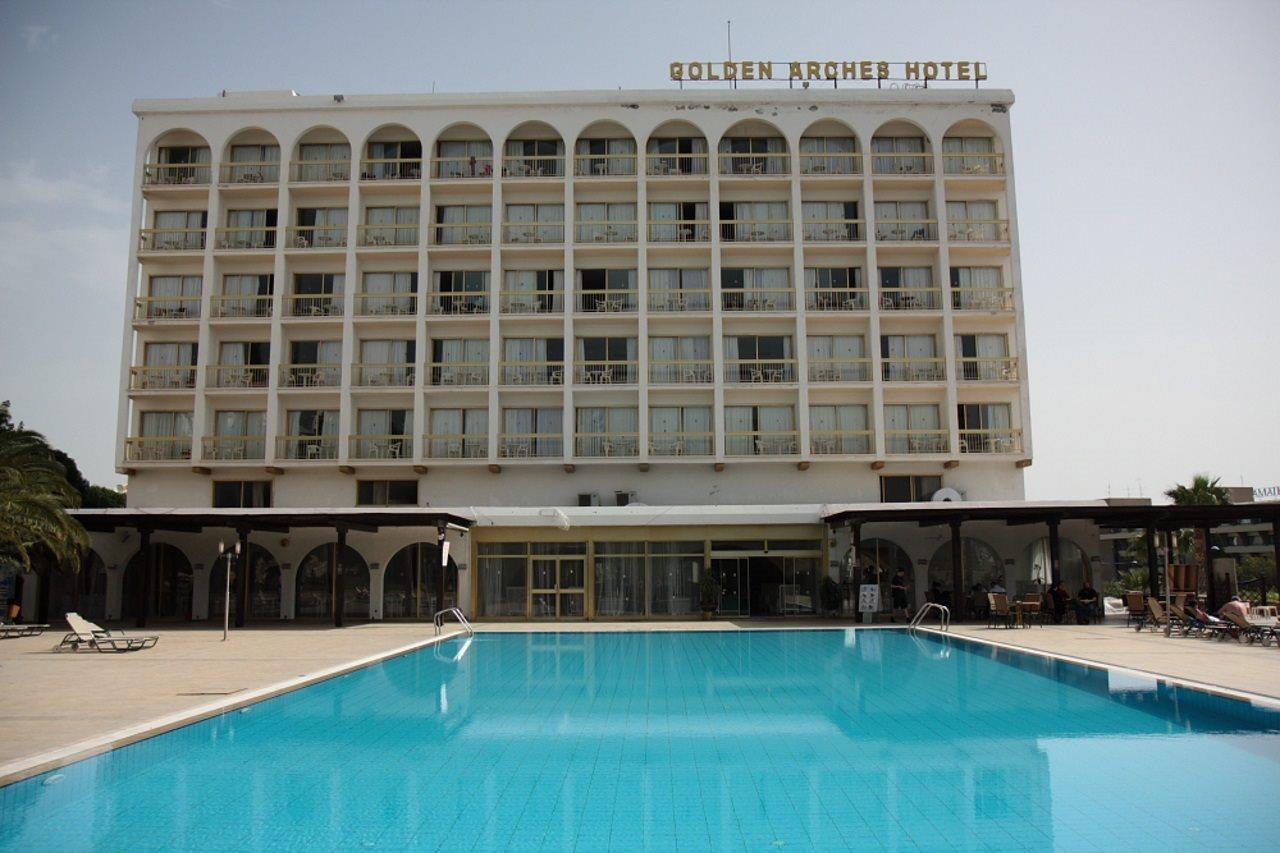 Golden Arches Hotel Limassol Exterior photo